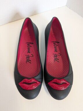 Patricia Field Crocs Black Slip On Flats Red Rhinestone Lips Size 7w Shoes